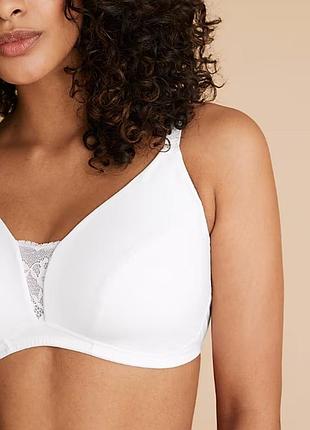 Бюстик без косточек мягкая плотная чашка. marks spencer