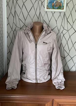 Водонепроникна куртка вітровка з капюшоном розмір xs s не намокає не продуває