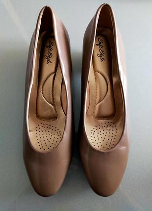 Туфли новые, цвет какаор.42