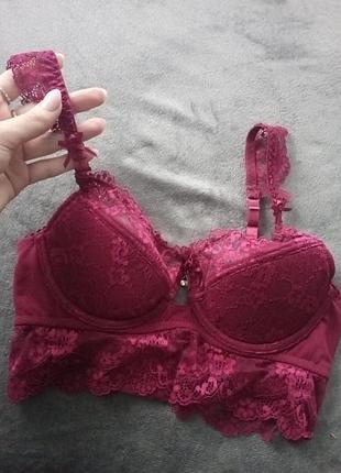 Очень красивый кружевной бра