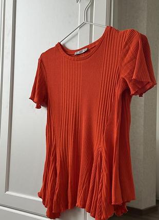 Помаранчева футболка zara