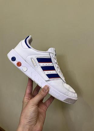 Кросівки жіночі adidas