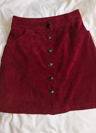 Бордовая вельветовая юбка на пуговицах