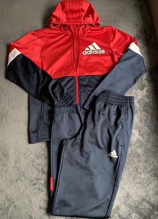 Спортивный костюм adidas
