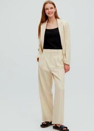 Брюки с защипами uniqlo