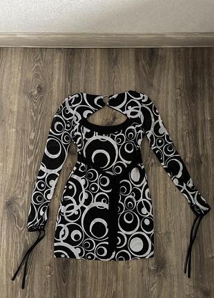 Легенька сукня з декольте