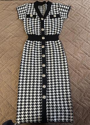 Дуже гарна нова брендова сукня