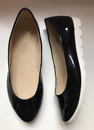 Туфли новые балетки classic девочке р.35,5/35 ст.23см черные лаковые
