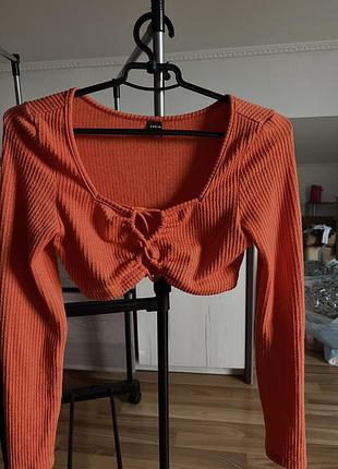 Помаранчевий кроп-топ shein з довгими рукавами