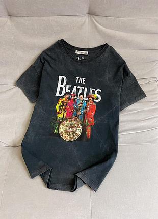 Оверсайз футболка the beatles stradivarius