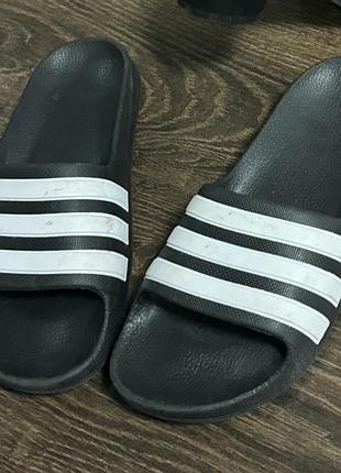 Шльопанці спортивні