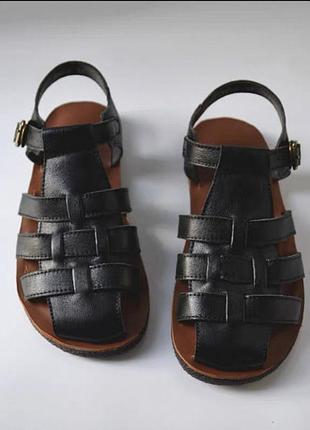 Сандалі анатомічної форми