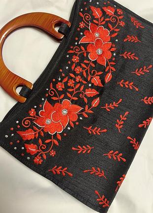 Сумка з вишивкою