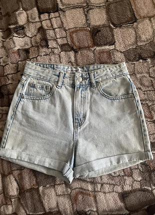 Блакитні джинсові шорти pull&bear