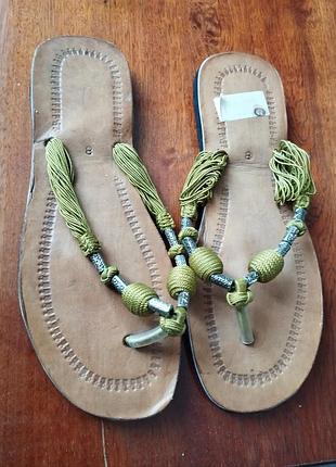 Жіночі в'єтнамки