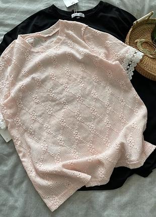 Футболка з перфорацією