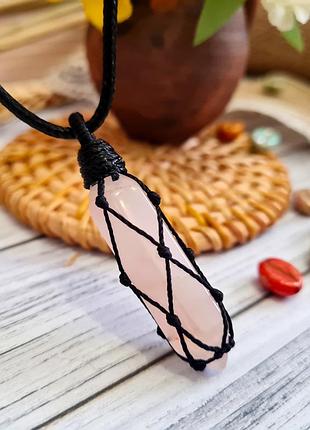✨🦩 плетеный кулон-сеточка в стиле макраме на шнурке с натуральным камнем розовый кварц