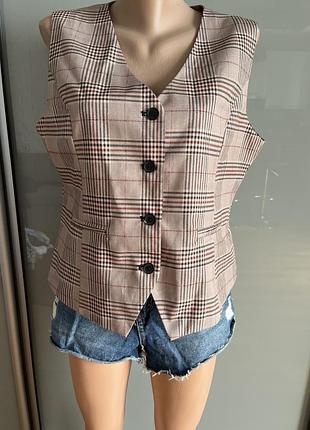 Стильна жилетка