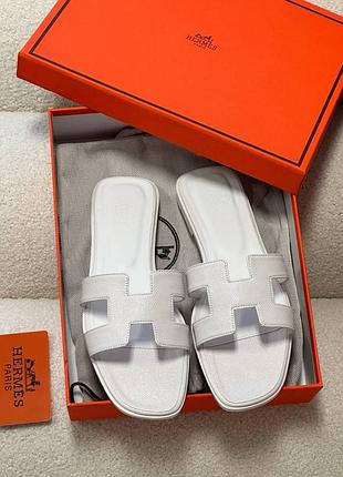 Женские белые шлепанцы шлепки сафьян her mes oran