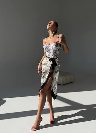 Жіночий купальник з парео