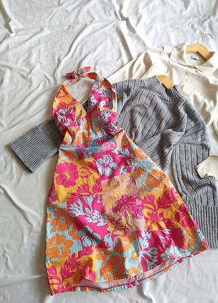 Разноцветное пляжное платье с открытой спинкой