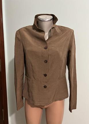 Тонкий літній піджак гарного бренду