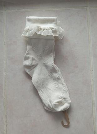 Нові котонові шкарпетки на дівчинку декоровані рюшею на   3-4 роки