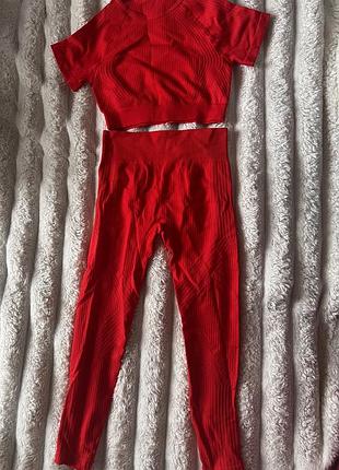 Лосіни і топ футболка