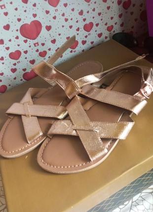 Босоножки женские