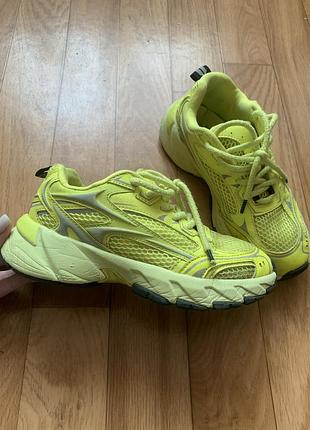 Кроссовки zara 34