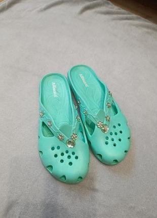 Шлепанцы летние