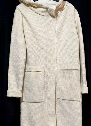 Пальто zara, женское молочного цвета с капюшоном, размер s