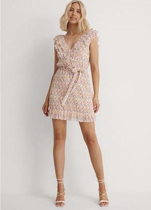 Ошатна сукня na-kd блакитна з відкритою спиною. розмір l