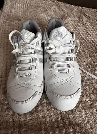 Кросівки adidas розмір 38