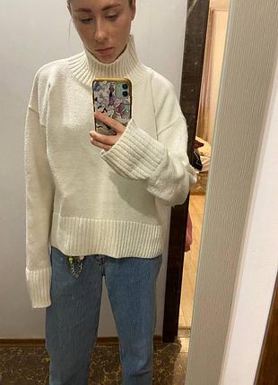 Свитер молочный с шерстью в составе