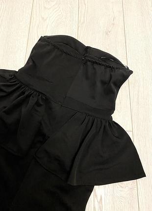 Платье с баской и открытыми плечами 6