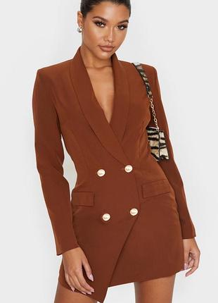 Коричнева сукня-піджак блейзер prettylittlething з золотими ґудзиками розмір s