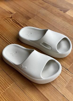Шлепки puma shibui cat sandals резиновые бежевые