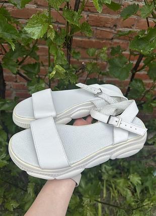 Босоніжки жіночі шкіряні 40р