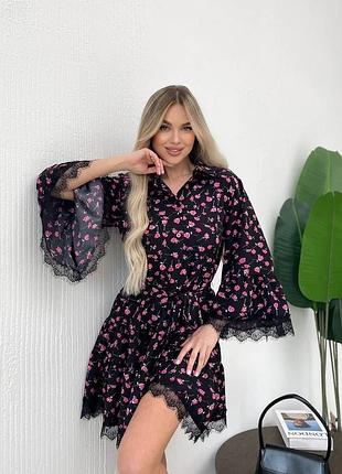 Нарядна квіткова сукня міні софт на ґудзиках з коміром оздоблена мереживом незвичайна