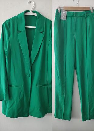 Костюм пиджак брюки изумрудный