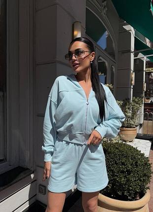 Спортивный костюм с шортами и худи. не кашлатится