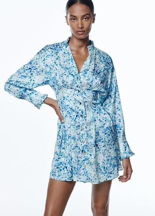 Короткое голубое платье в цветочный принт от zara
