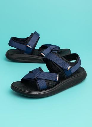 Сандалі на липучках
