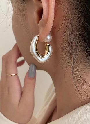 Тренд серьги жемчужные стильные перламутровые шарики жемчуга