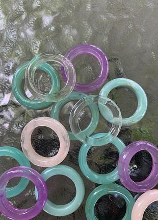 Блакитна каблучка з епоксидної смоли фіолетова каблучка