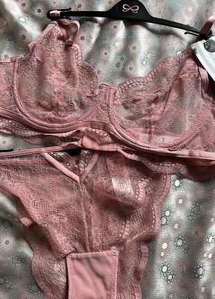 Неймовірно ніжний мереживний комплект від hunkemoller