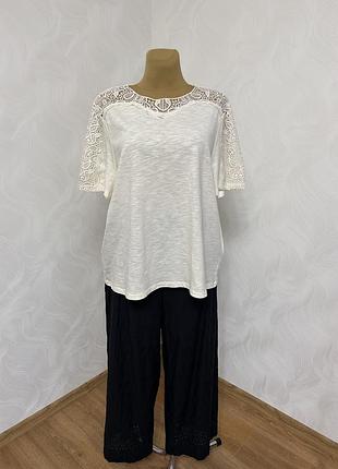 Ніжна блуза-футболка