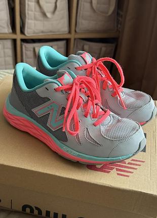 Кросівки  new balance 37,5 розмір