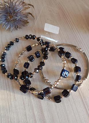 Набор браслетов серебристо-черные